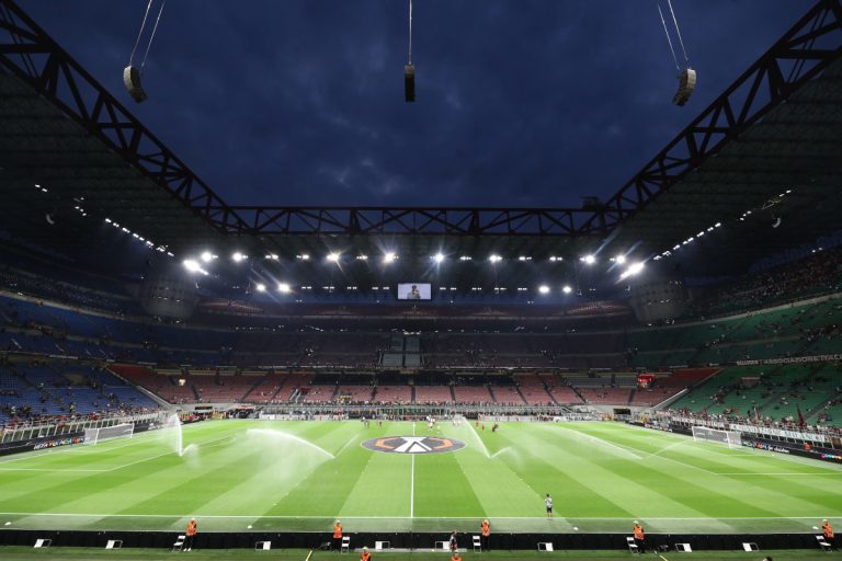 Milan-vs.-Benfica-San-Siro.jpg