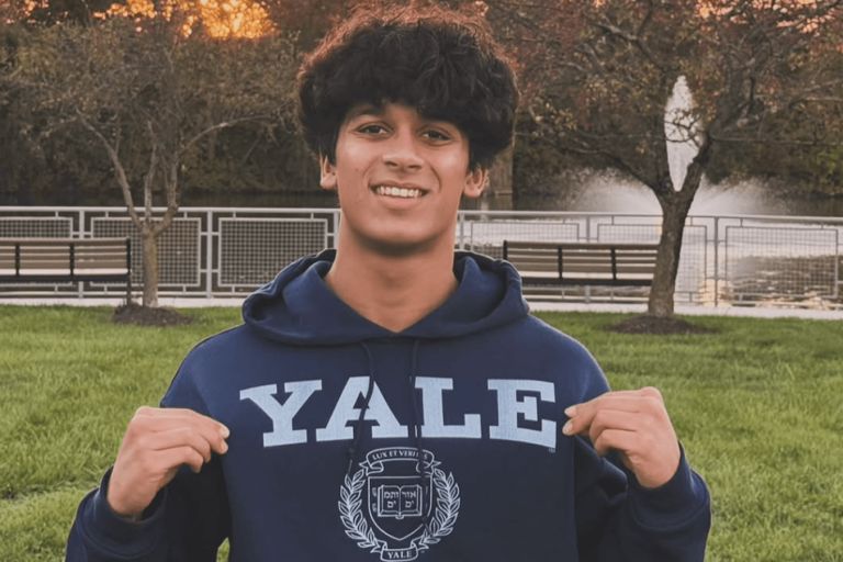 Aaron-Roy-Yale.png