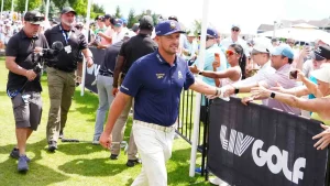 Bryson-DeChambeau-LIV-Golf-high-fives-copy.webp.webp