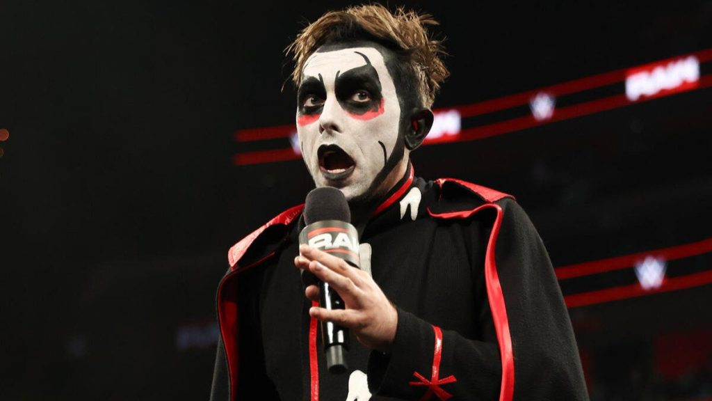 Danhausen-WWE-Raw-mic-July-21.jpg