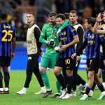 Inter-Shakhtar-hugs-Carlos-Augusto.jpg