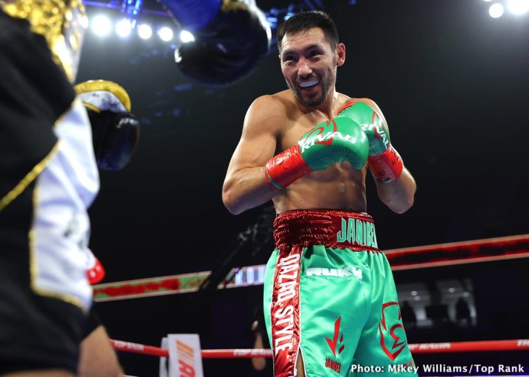 Janibek-Alimkhanuly_smiles-boxing-photo.jpg