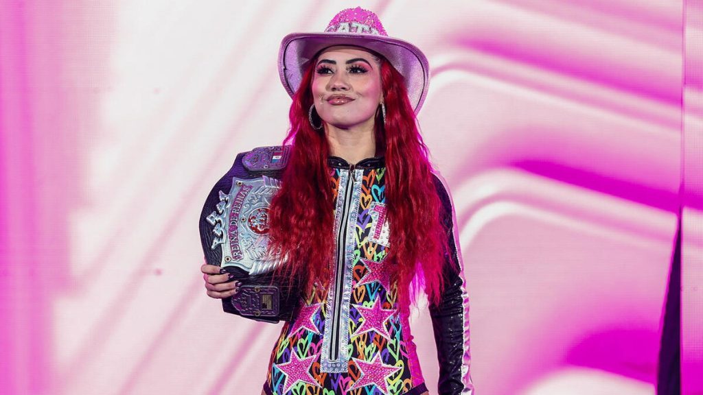 La-Catalina-AAA-Reina-de-Reinas-Champion-October-3.jpg