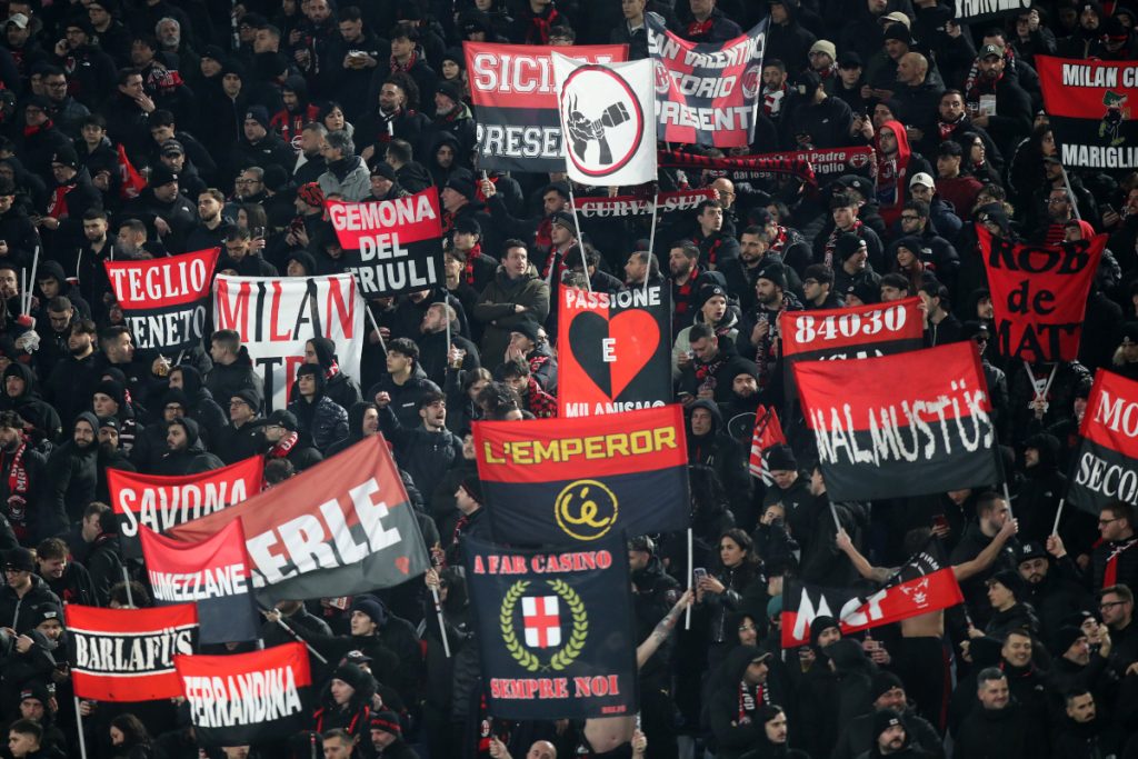 Milan-fans.jpg