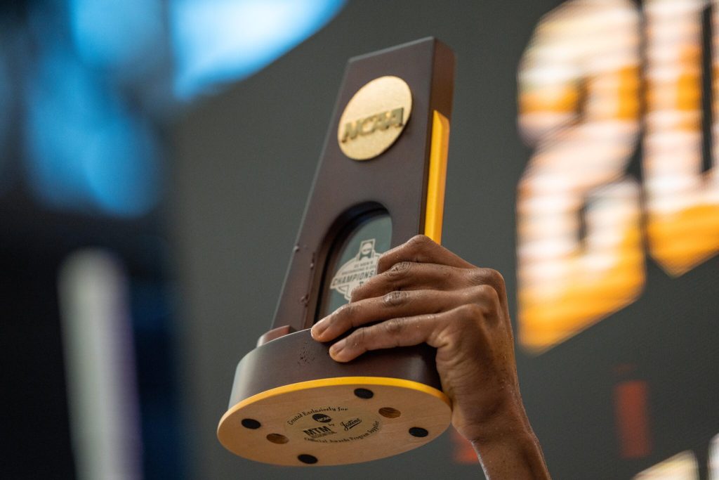 NCAA-Trophy-By-Jack-Spitser-DSC07557-scaled.jpg