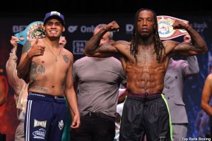 Navarrete-Foster-Weigh-in8.jpg