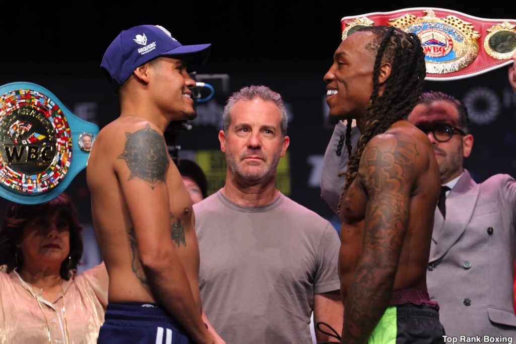 Navarrete-Foster-Weigh-in9.jpg