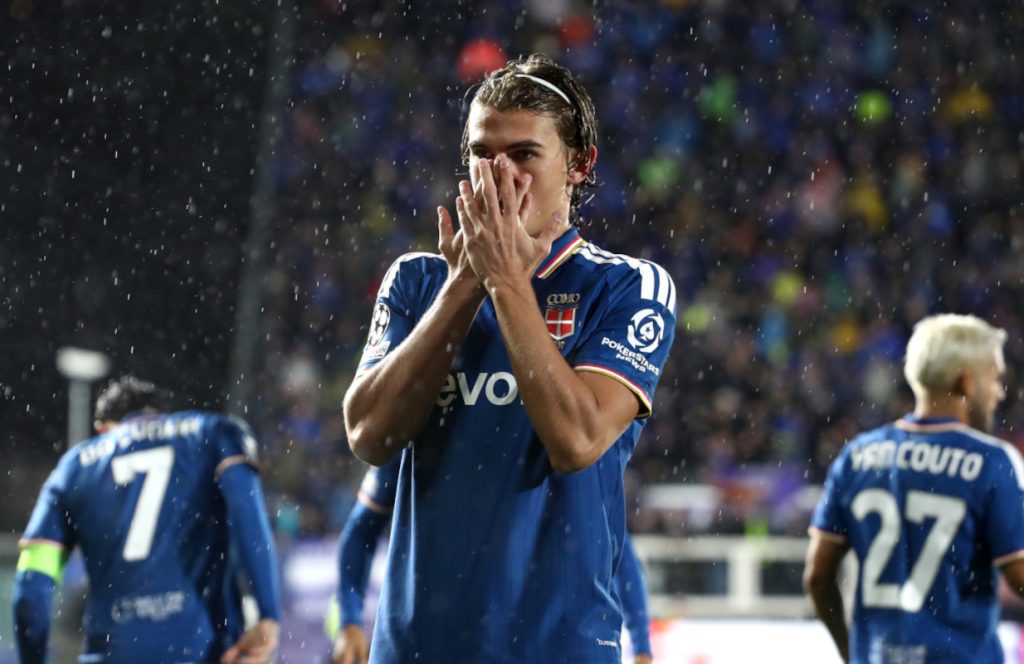 Nico-Paz-goal-pose.jpg