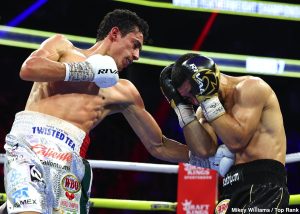Rafael-Espinoza-vs-Edward-Vazquez_action11.jpg