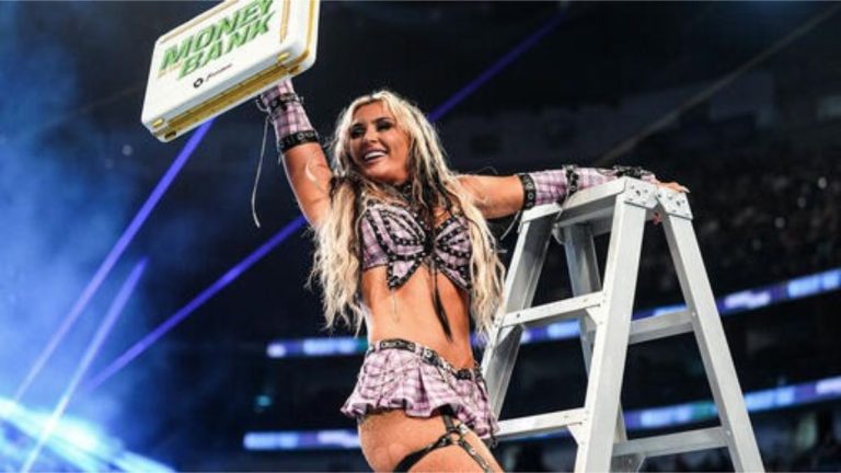 Tiffany-Stratton-WWE-Money-In-The-Bank.jpg